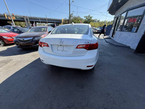 2013 Acura ILX 2.0L w/Premium