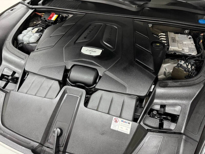 2020 Porsche Cayenne S Coupe