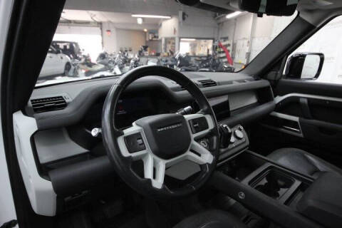 2020 Land Rover Defender 110 SE