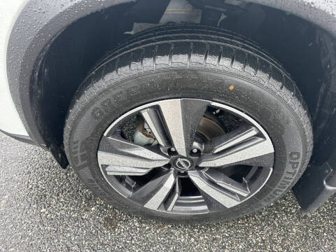 2024 Nissan Rogue SL