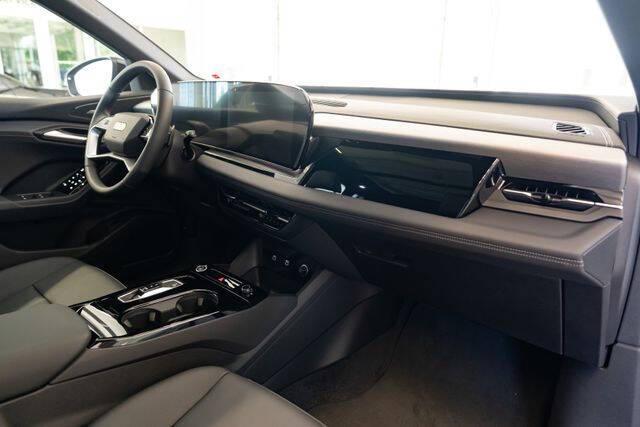 2027 Audi Q6 e-tron quattro Premium Plus