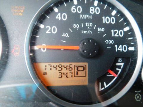 2005 Nissan Pathfinder LE