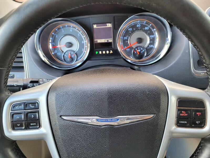 2014 Chrysler Town and Country Touring-L