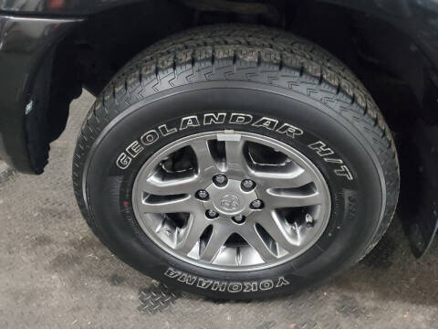 2005 Toyota Sequoia SR5