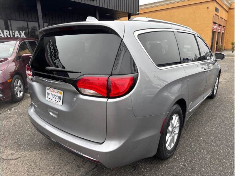 2020 Chrysler Pacifica Touring L