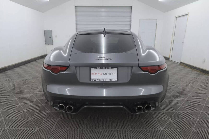 2018 Jaguar F-TYPE R