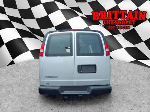 2025 Chevrolet Express 3500