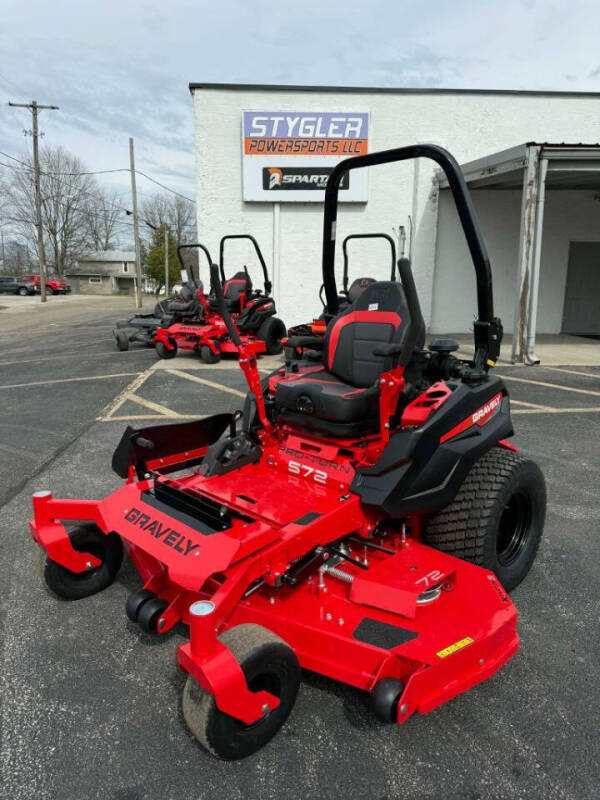 2026 Gravely PRO TURN 572 72"
