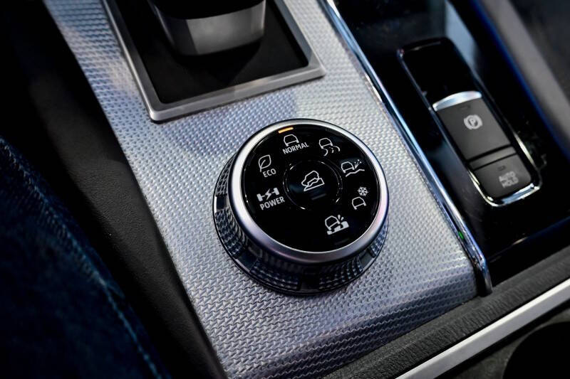 2023 Mitsubishi Outlander PHEV 40th Anniversary