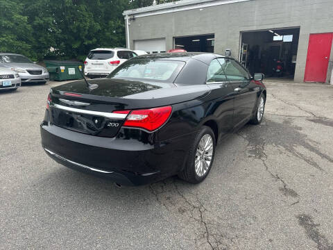 2011 Chrysler 200 Limited
