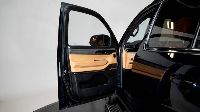 2022 Jeep Grand Wagoneer Series III