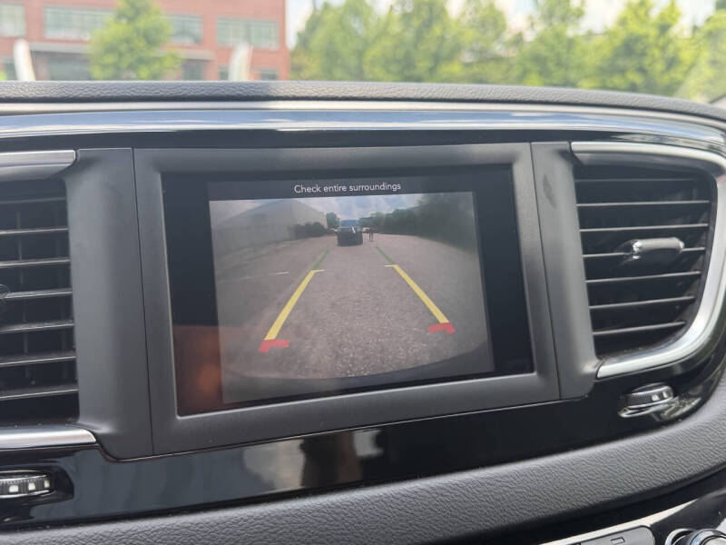 2020 Chrysler Pacifica Touring L