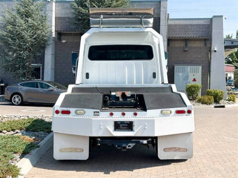 2006 Freightliner M2 106