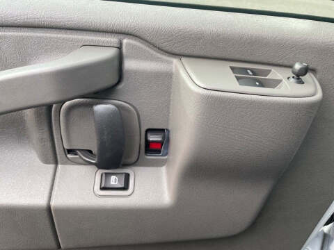 2025 Chevrolet Express 3500