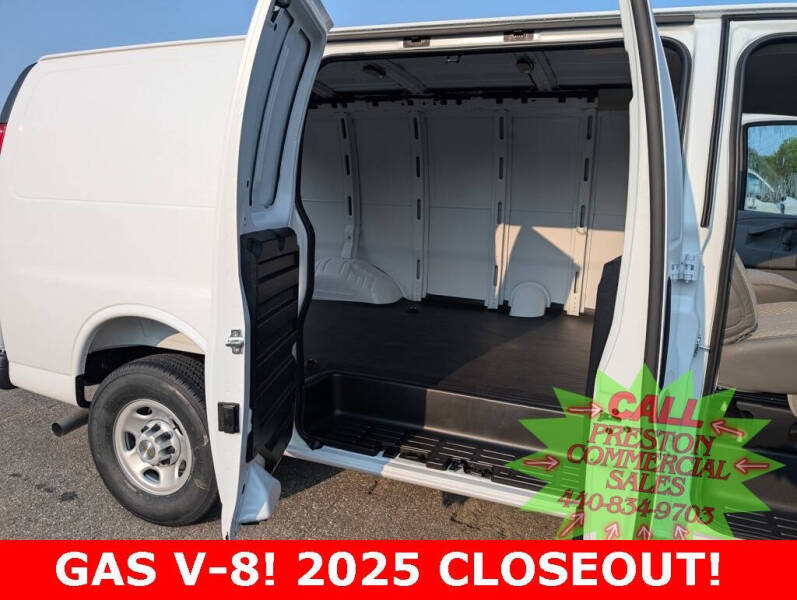 2025 Chevrolet Express 2500