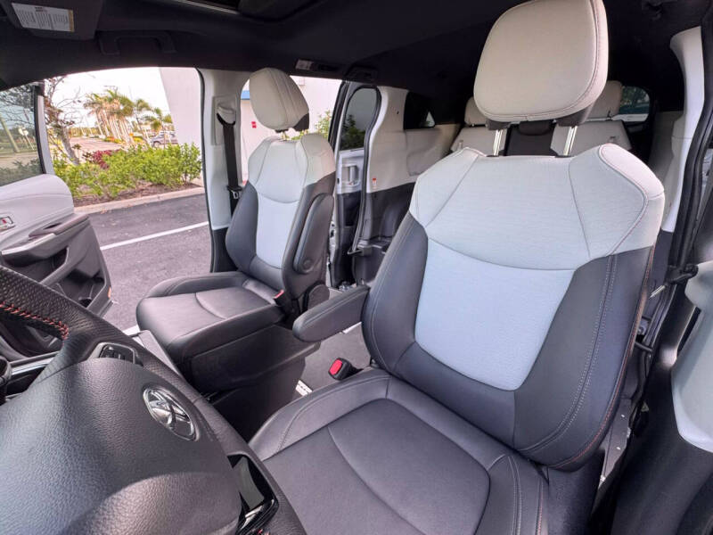2023 Toyota Sienna XSE 7-Passenger