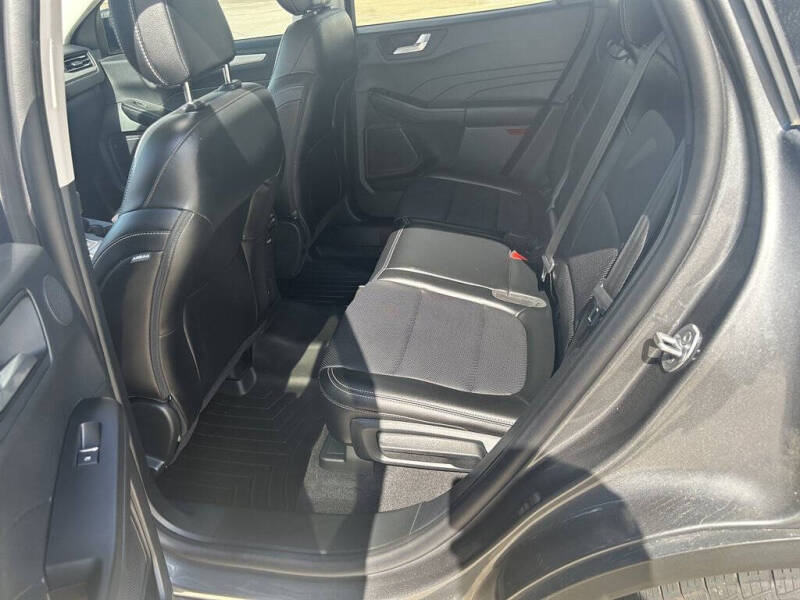 2022 Ford Escape SEL