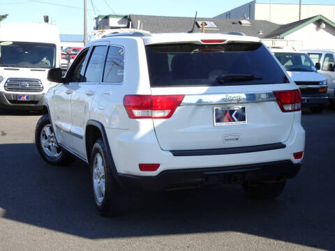 2011 Jeep Grand Cherokee Laredo X