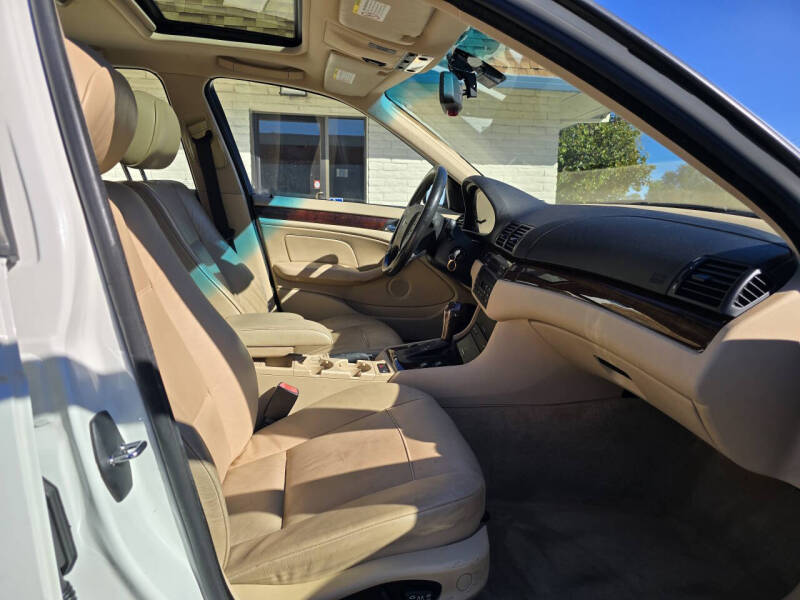 2004 BMW 3 Series 325i