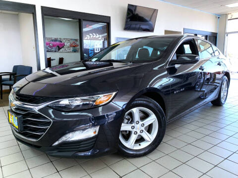 2023 Chevrolet Malibu for sale at SAINT CHARLES MOTORCARS in Saint Charles IL
