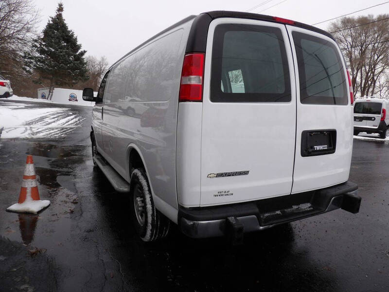 2023 Chevrolet Express 2500