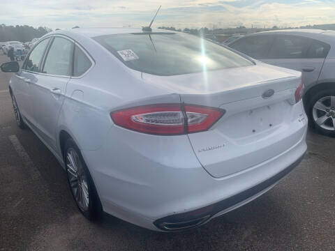 2014 Ford Fusion SE
