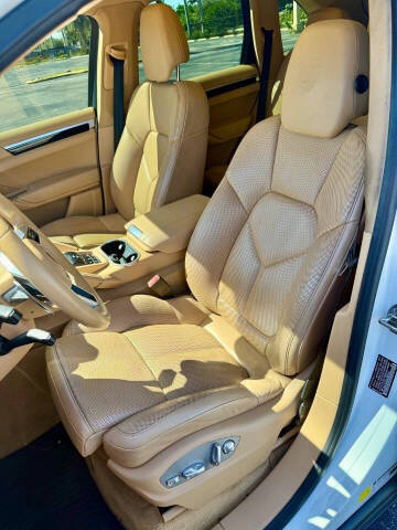 2017 Porsche Cayenne S E-Hybrid Platinum Edition