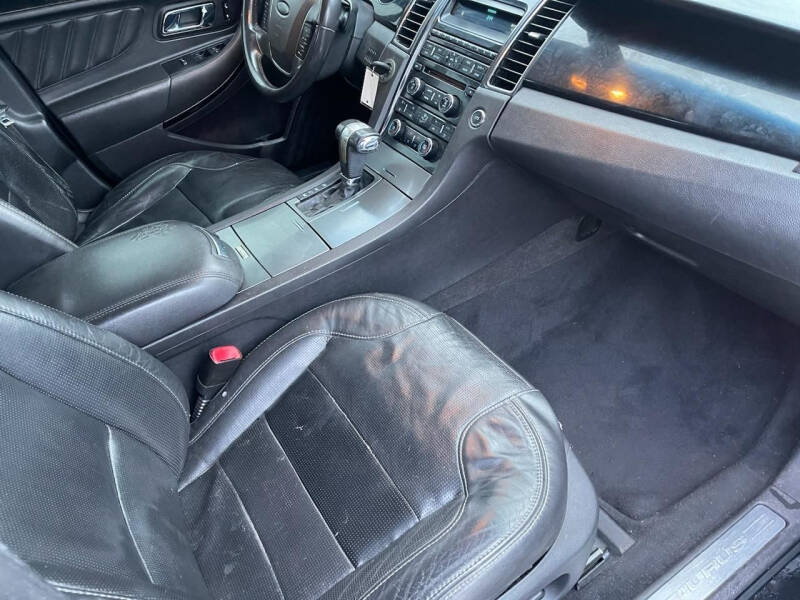 2010 Ford Taurus Limited