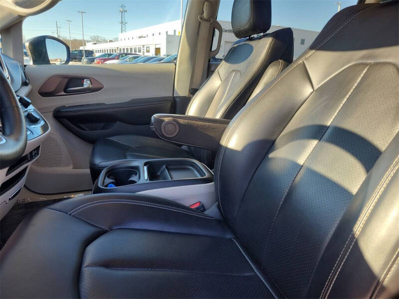 2020 Chrysler Voyager LXi