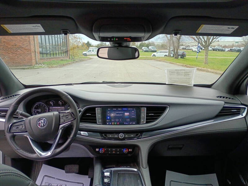 2022 Buick Enclave Essence