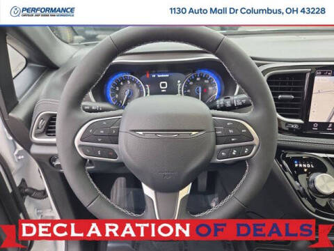 2027 Chrysler Pacifica Select