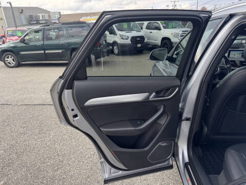 2016 Audi Q3 2.0T quattro Prestige