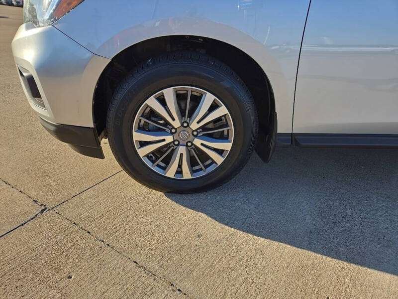 2019 Nissan Pathfinder S