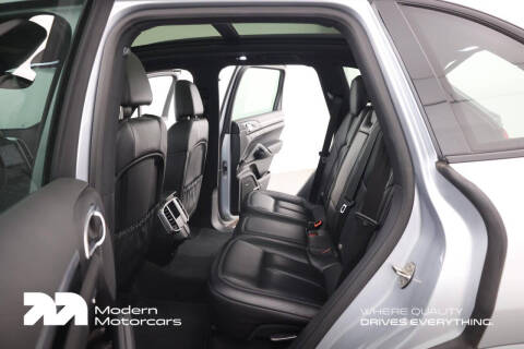 2017 Porsche Cayenne Platinum Edition