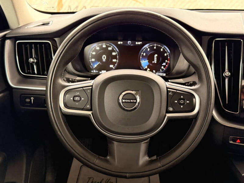 2020 Volvo XC60 T5 Momentum