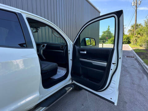 2014 Toyota Tundra SR5