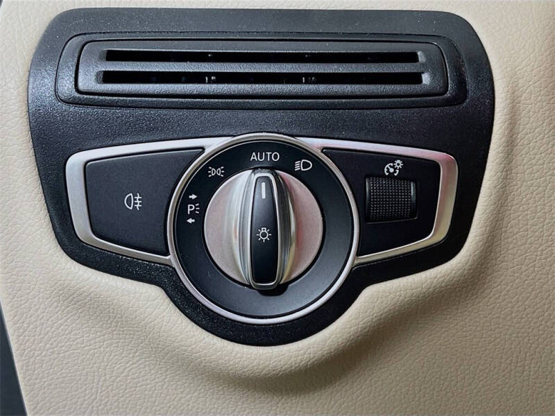 2022 Mercedes-Benz GLC GLC 300 4MATIC