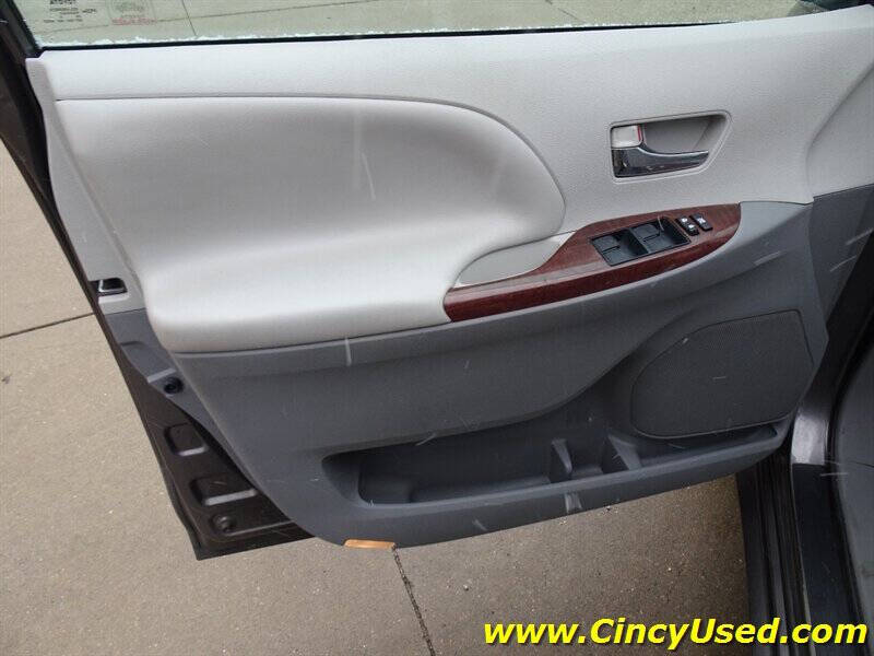 2014 Toyota Sienna XLE 8-Passenger