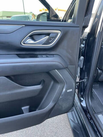 2023 Chevrolet Suburban RST