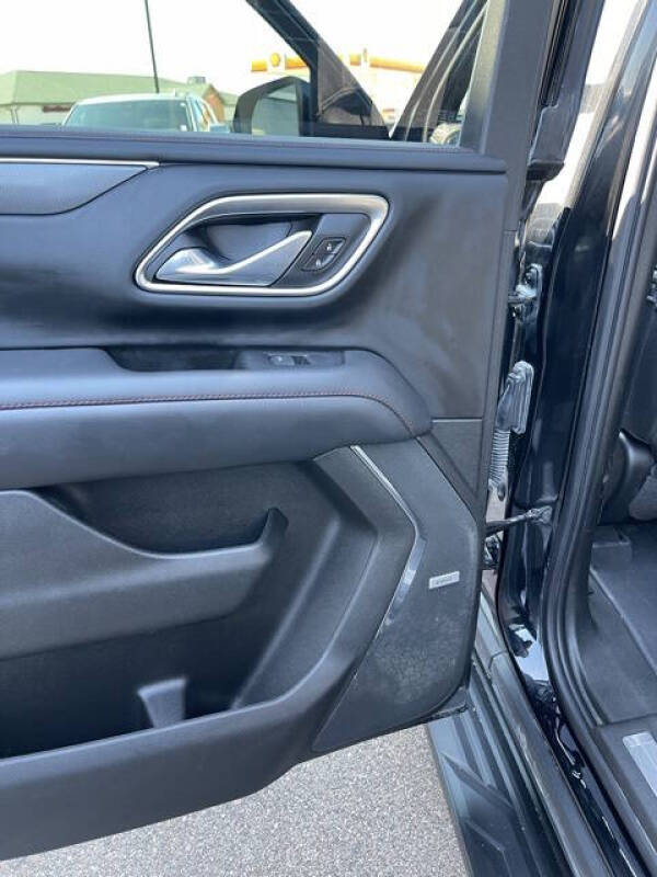 2023 Chevrolet Suburban RST