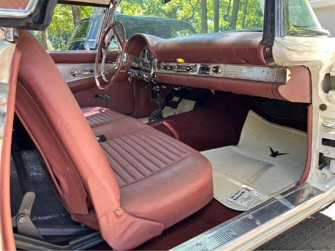 1957 Ford Thunderbird