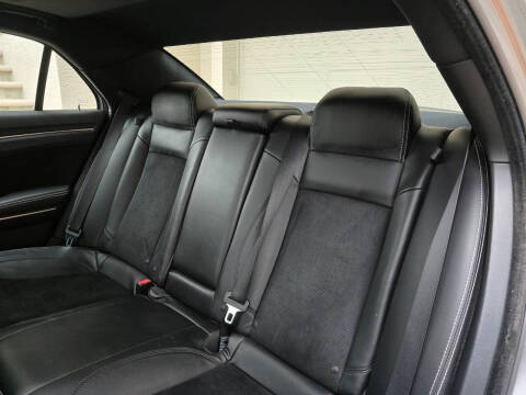 2012 Chrysler 300 SRT8