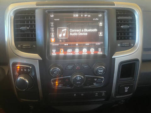 2017 RAM 1500 SLT