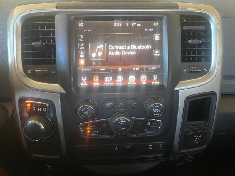 2017 RAM 1500 SLT