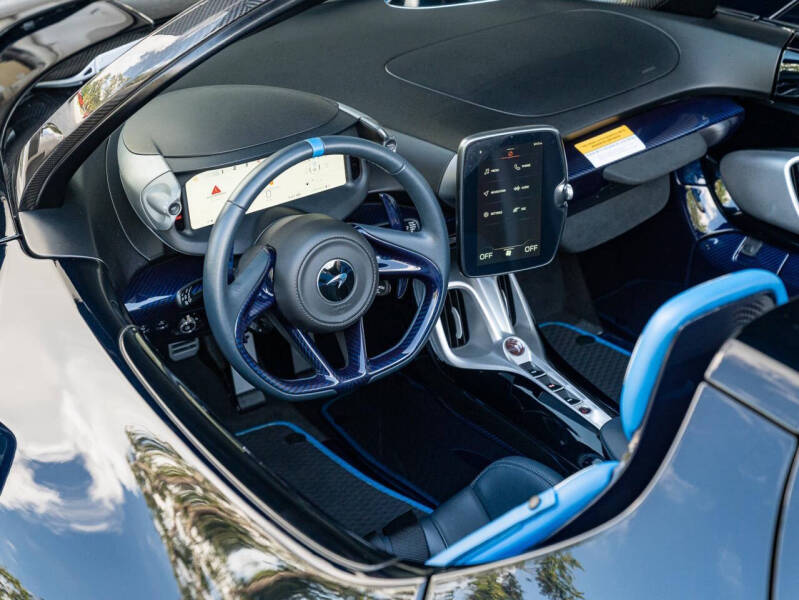 2021 McLaren Elva