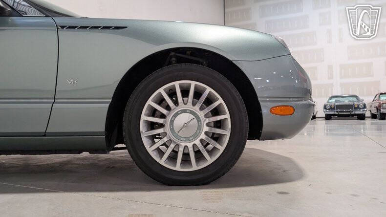 2004 Ford Thunderbird