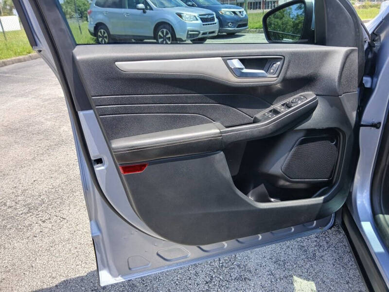 2022 Ford Escape Hybrid SEL