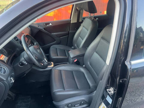 2017 Volkswagen Tiguan 2.0T Wolfsburg Edition