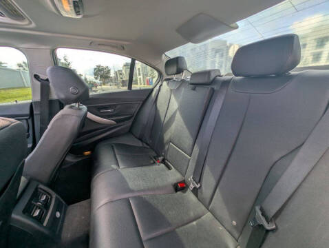 2012 BMW 3 Series 328i