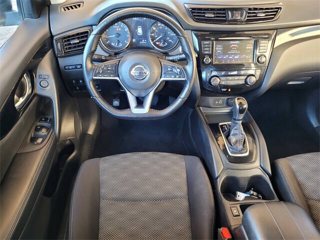 2022 Nissan Rogue Sport SV